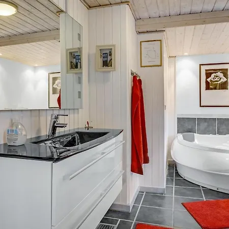 Holiday home 3 Bedroom Pet Friendly In