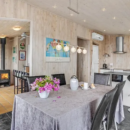 3 Bedroom Awesome Home In Ebeltoft 펜션 *