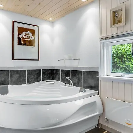 펜션 3 Bedroom Awesome Home In Ebeltoft *