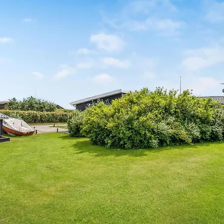 펜션 3 Bedroom Awesome Home In Ebeltoft